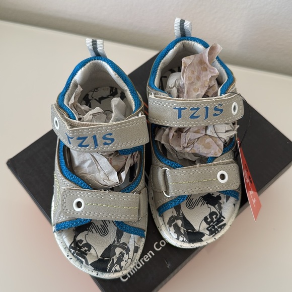 Boys Double Adjustable Strap Sandals with Soccer design - Picture 9 of 13